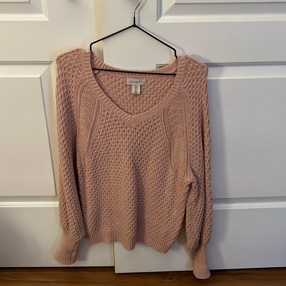 Cute pink sweater, worn only 3 times.